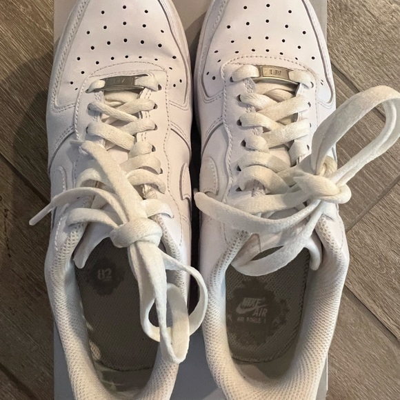 Nike Air Force 1s ‘07 - Picture 3 of 5